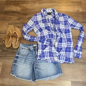 Jcrew perfect fit lightweight long sleeve button down shirt